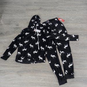 NWT 2 pc MOOOSE fluffy pajama set -  medium